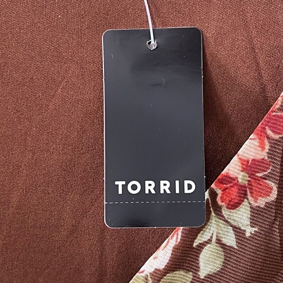 NWT TORRID STRETCH MESH SURPLICE RUFFLE SLEEVE TOP SIZE 3X - Picture 5 of 5